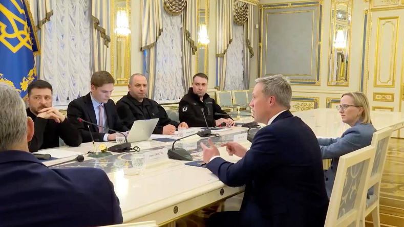 Глава посольства США підтвердила "агресивний графік" переговорів про мир в Україні Глава посольства США підтвердила "агресивний графік" переговорів про мир в Україні